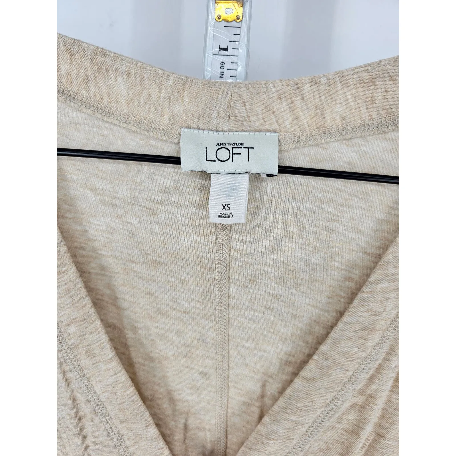 Ann Taylor LOFT Womens Sz XS Button Front Cardigan Sweater Light Beige V Neck