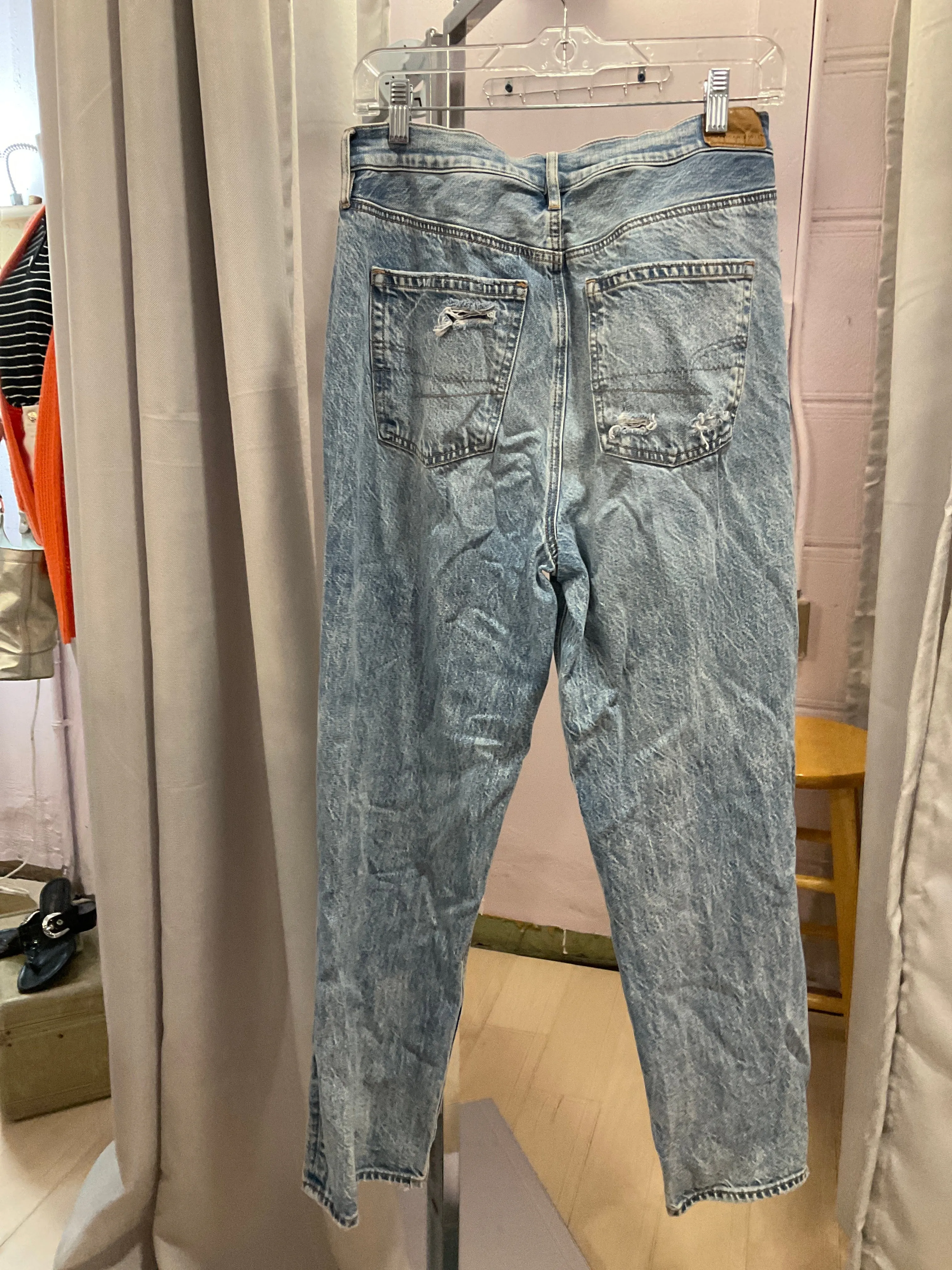 {{ClientCode}} LIGHT DENIM American Eagle JEANS, 10