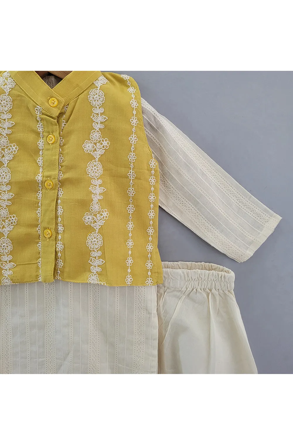 Off White Kurta With Thread Embroidered Jacket Set